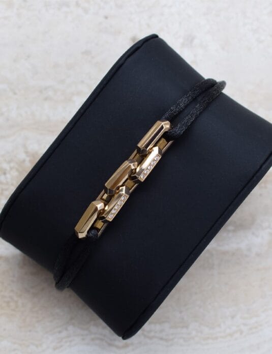 Bracelet cordon en or 18 carats et diamants