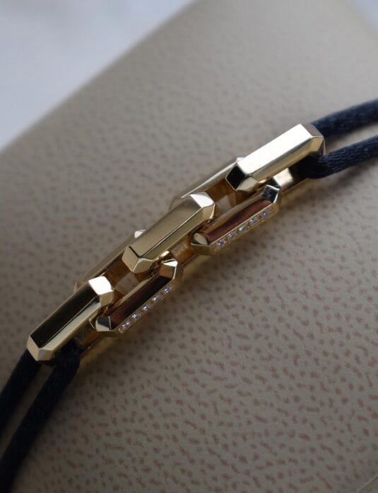 Bracelet en soie à maillons en or 18 carats, côté diamants