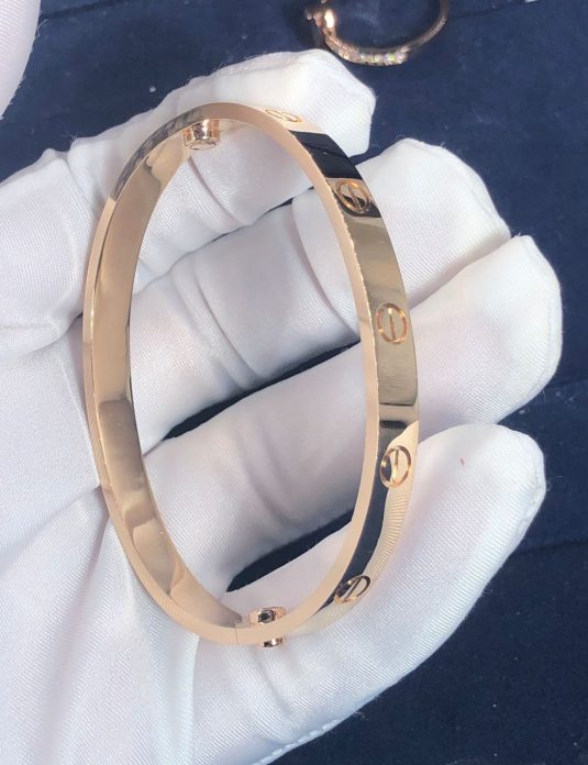 Bracelet d&#39;amour en or 18 carats