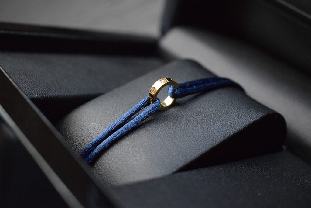 Bracelet cordon en or 18 carats et diamants