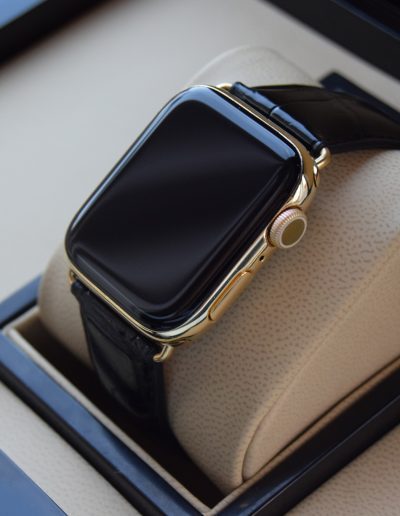24k-gold-apple-watch-7-black-glossy-crocodile