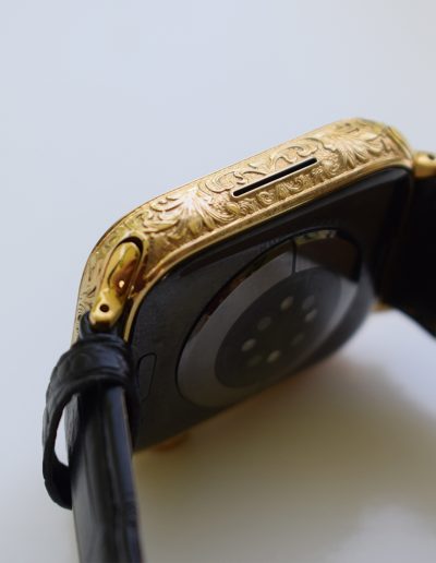 custom gold-apple-watch-7-strap-engraving