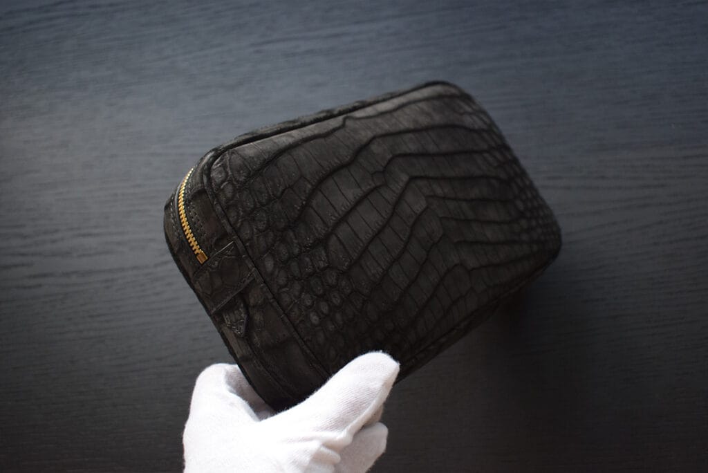 حقيبة من جلد التمساح النوبوك