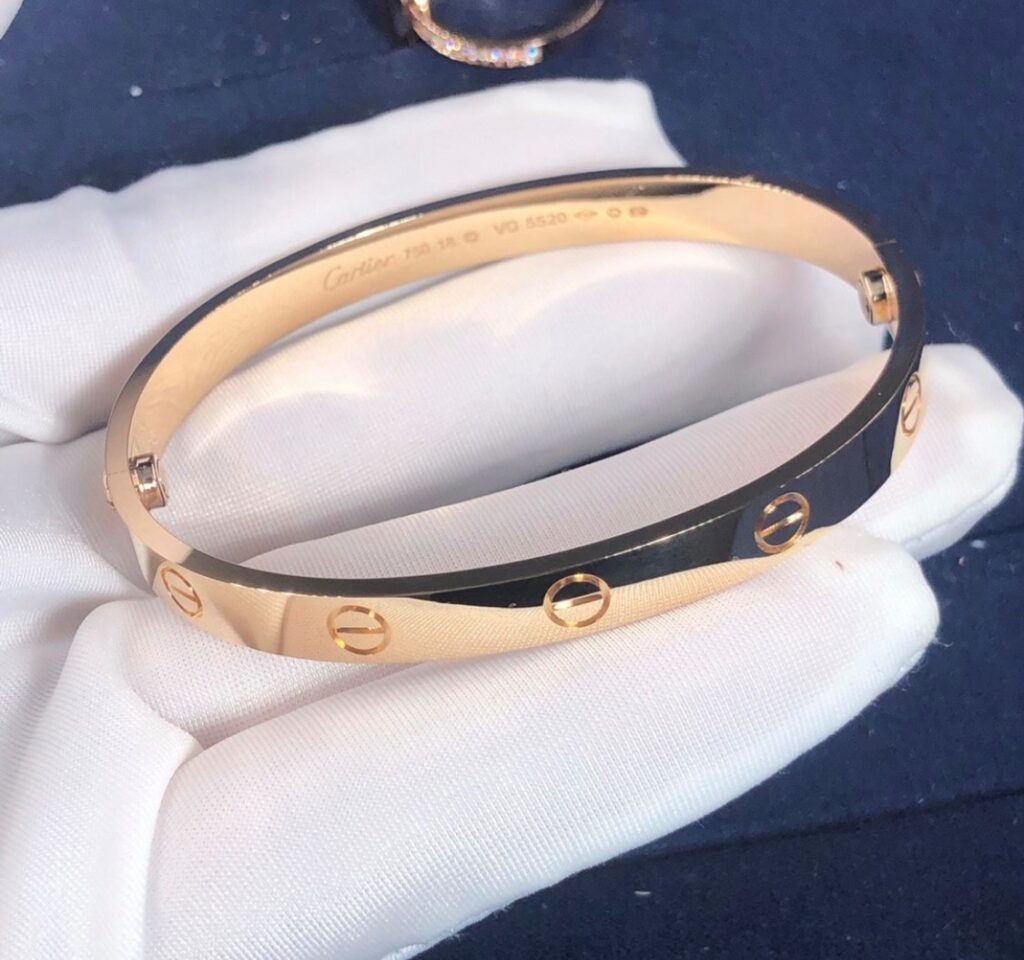 bracelet love cartier en or