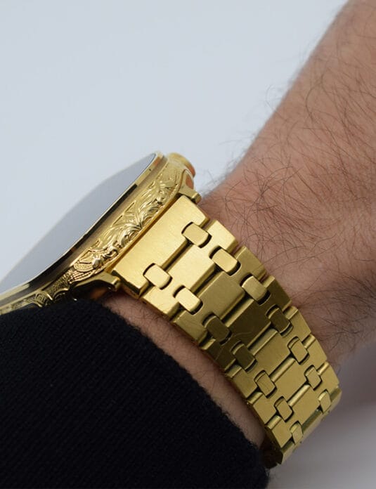 ساعة ابل الفاخرة الترا