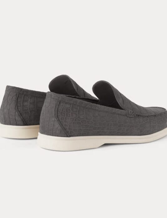 grey nubuck crocodile summer walk.jp